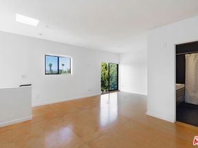 1113 ELECTRIC Avenue 1, Venice CA 90291