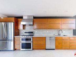 1113 ELECTRIC Avenue 1, Venice CA 90291