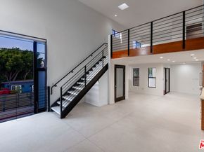 1113 ELECTRIC Avenue 1, Venice CA 90291