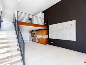 1113 ELECTRIC Avenue 1, Venice CA 90291