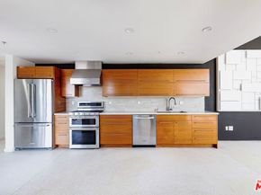 1113 ELECTRIC Avenue 1, Venice CA 90291