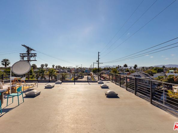 1113 ELECTRIC Avenue 1, Venice CA 90291