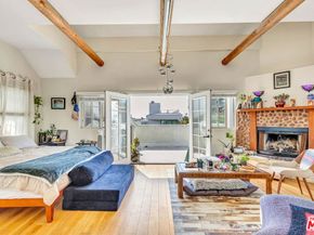 111 Paloma Avenue, Venice CA 90291