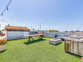 111 Paloma Avenue, Venice CA 90291