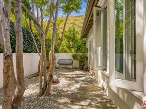 7218 La Presa Drive, Los Angeles CA 90068