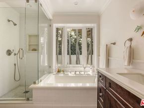 7218 La Presa Drive, Los Angeles CA 90068