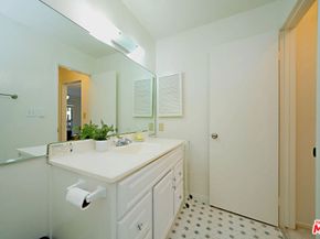 320 S Ardmore Avenue 323, Los Angeles CA 90020