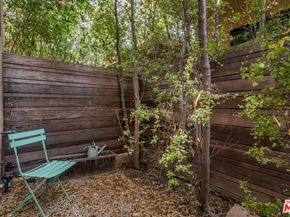 1912 W Liberty Court, Los Angeles CA 90026