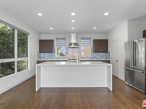 1912 W Liberty Court, Los Angeles CA 90026