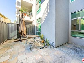 332 S Oxford Avenue 106, Los Angeles CA 90020