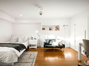 2745 La Cuesta Drive, Los Angeles CA 90046