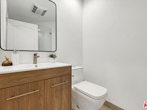 120 N Swall Drive 306, Los Angeles CA 90048