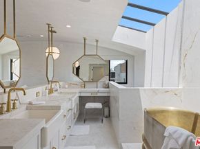 15 Reef Street, Marina Del Rey CA 90292