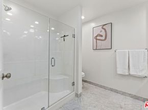 11939 GORHAM Avenue 103, Los Angeles CA 90049