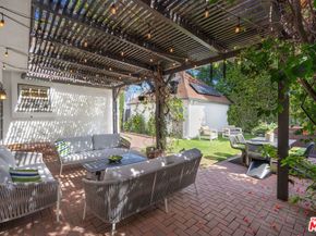 1174 Carmona Avenue, Los Angeles CA 90019