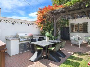 1174 Carmona Avenue, Los Angeles CA 90019