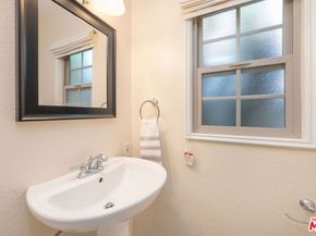 1174 Carmona Avenue, Los Angeles CA 90019