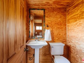 9550 Wheatland Avenue, Sunland CA 91040