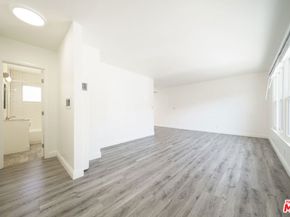 12012 WASHINGTON Place, Los Angeles CA 90066