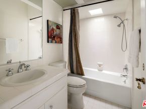 1148 Chelsea Avenue 1, Santa Monica CA 90403