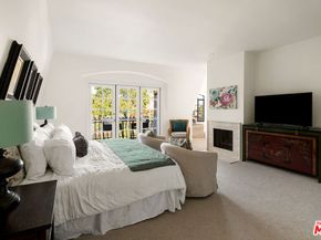 1148 Chelsea Avenue 1, Santa Monica CA 90403