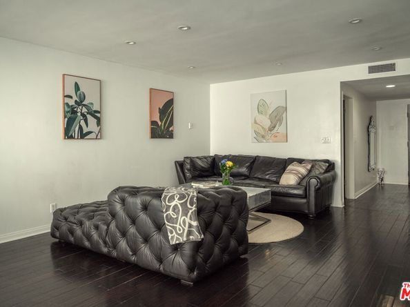 7259 Hillside Avenue 202, Los Angeles CA 90046