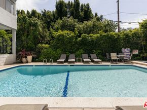 7259 Hillside Avenue 202, Los Angeles CA 90046