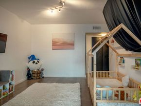 7259 Hillside Avenue 202, Los Angeles CA 90046