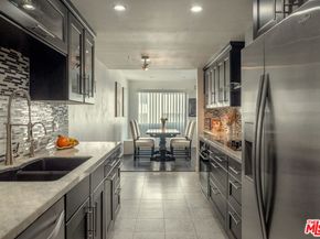 7259 Hillside Avenue 202, Los Angeles CA 90046