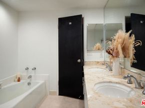 7259 Hillside Avenue 202, Los Angeles CA 90046