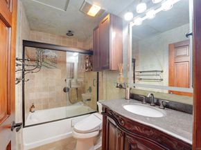 8490 Via Sonoma 11, La Jolla CA 92037