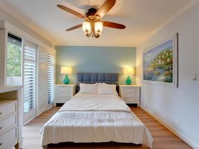 8490 Via Sonoma 11, La Jolla CA 92037