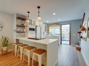 8490 Via Sonoma 11, La Jolla CA 92037