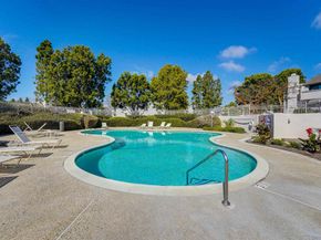 8490 Via Sonoma 11, La Jolla CA 92037