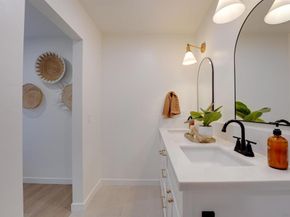 2927 Governor Dr, San Diego CA 92122