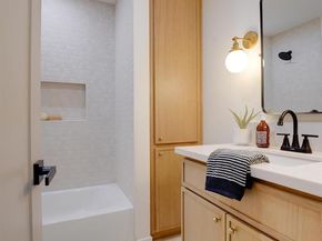 2927 Governor Dr, San Diego CA 92122