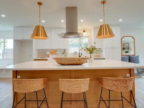 2927 Governor Dr, San Diego CA 92122