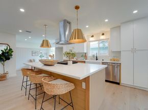 2927 Governor Dr, San Diego CA 92122