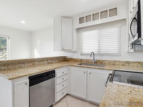 5493 Adobe Falls Rd 10, San Diego CA 92120