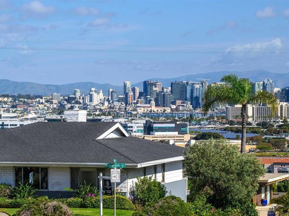 2255 Evergreen St, Point Loma CA 92106