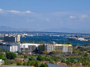 2255 Evergreen St, Point Loma CA 92106