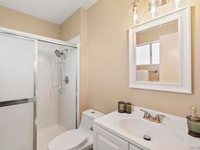 7427 Kamwood St, San Diego CA 92126