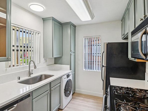 10611 Dabney Dr 11, San Diego CA 92126