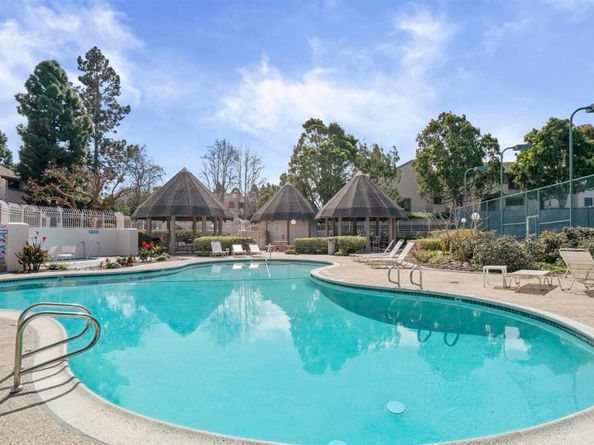 8490 Via Sonoma 10, La Jolla CA 92037