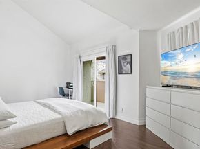 8490 Via Sonoma 10, La Jolla CA 92037