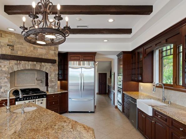 1045 Van Nuys St, San Diego CA 92109