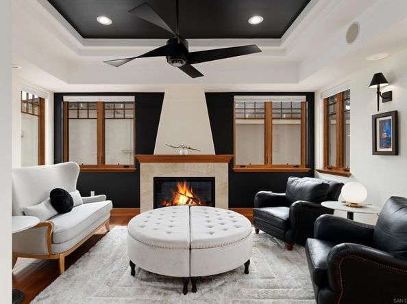 1045 Van Nuys St, San Diego CA 92109