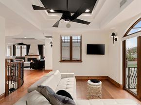 1045 Van Nuys St, San Diego CA 92109