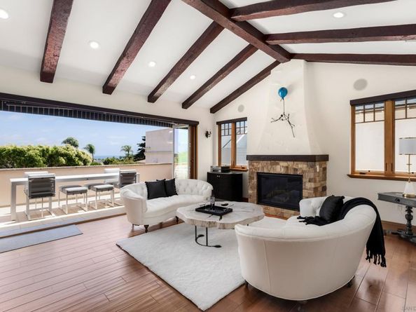 1045 Van Nuys St, San Diego CA 92109