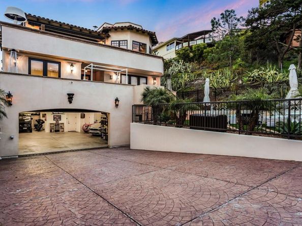 1045 Van Nuys St, San Diego CA 92109